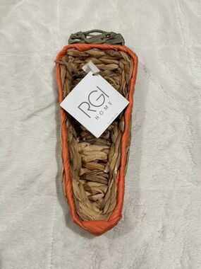 Brand New With Tags Woven Carrot Basket Made By RGI HOME Summer Decor
